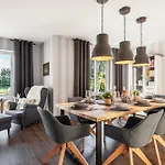 Backstein Huus Fuer Familien, Gruppen Und Auszeit-liebende! Wischuer