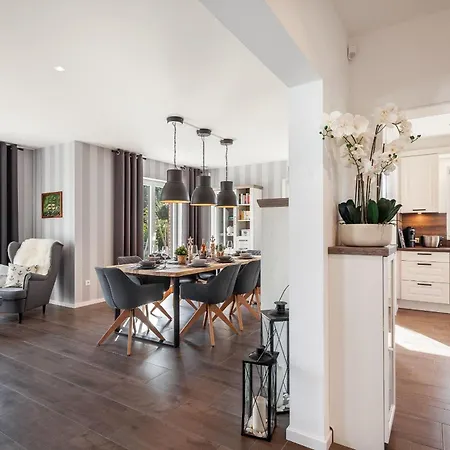 Backstein Huus Fuer Familien, Gruppen Und Auszeit-liebende! Wischuer