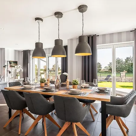 Backstein Huus Fuer Familien, Gruppen Und Auszeit-liebende! Wischuer